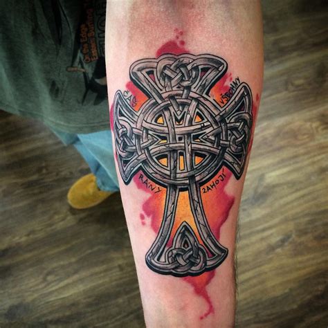 tattoos of celtic crosses|small celtic cross tattoo designs.